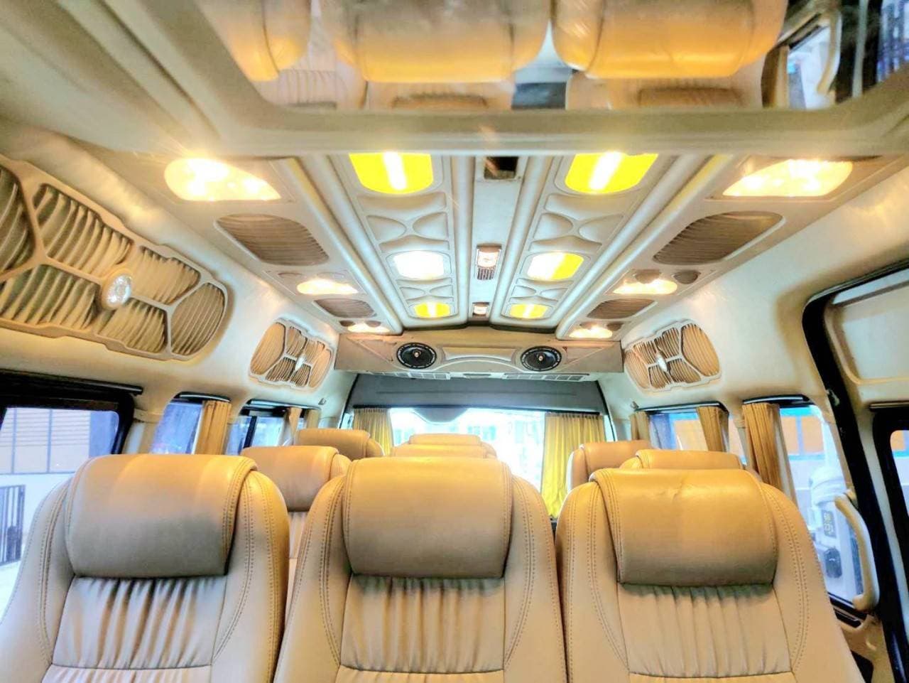 รถตู้ 10 ที่นั่ง 5