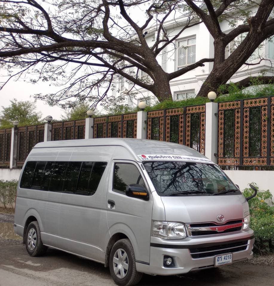 รถตู้ 10 ที่นั่ง 7